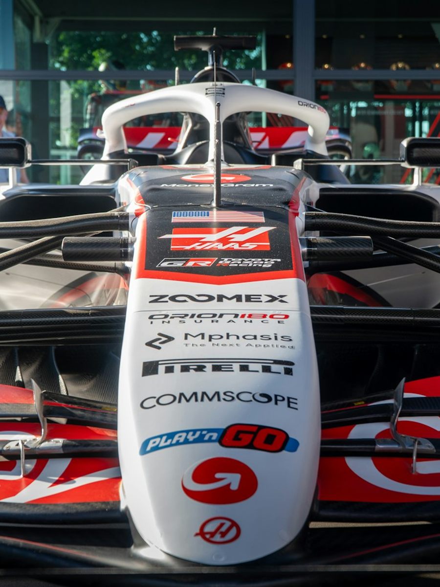 Formule 1 auto op het circuit